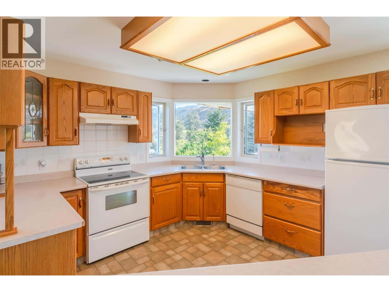 4836/4840 Barten Place — Okanagan Falls, British Columbia - Photo 5 of 49