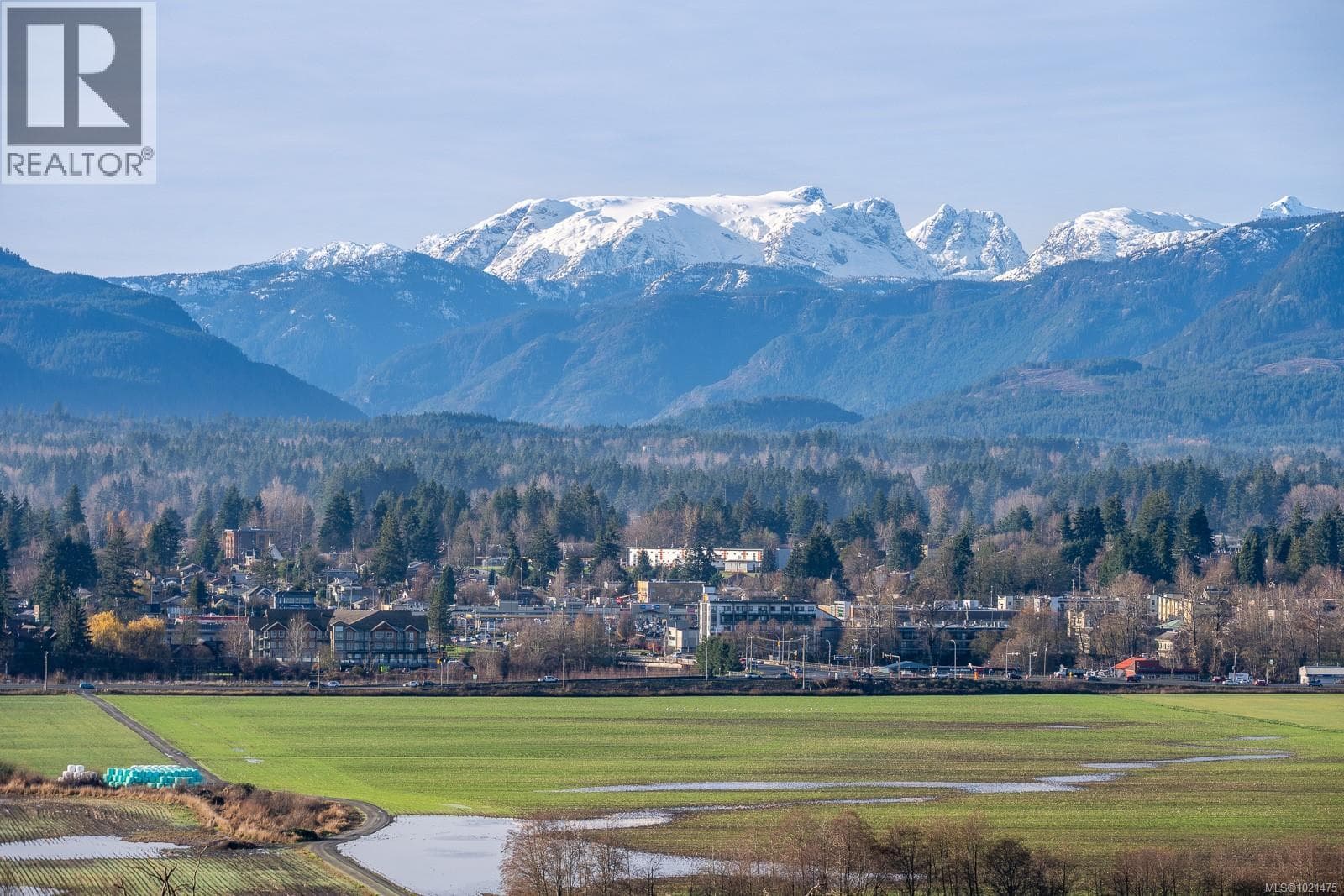 1418 Valley View Dr — Courtenay, British Columbia - Main photo