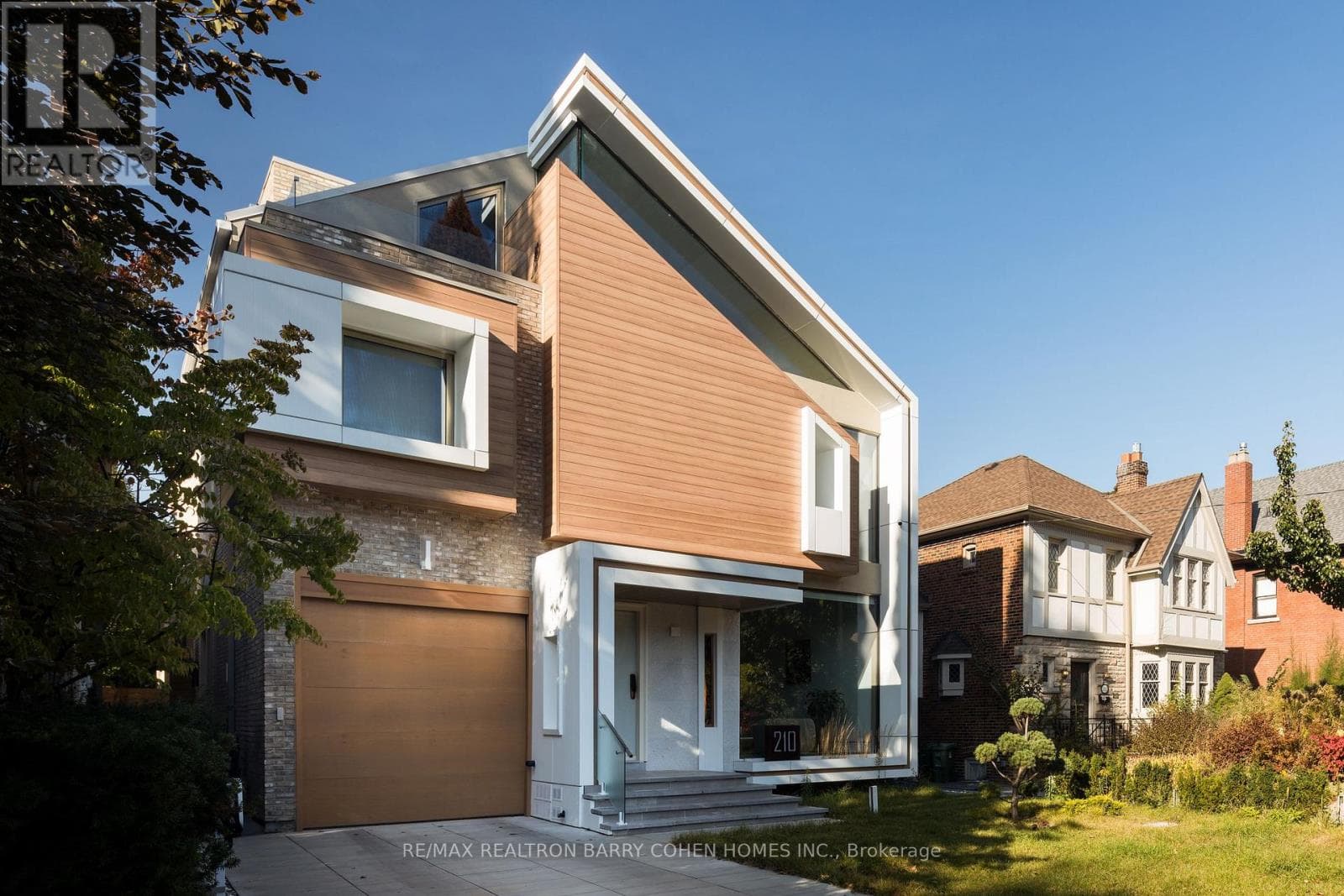 210 GLENAYR ROAD — Toronto (Forest Hill South), Ontario - Main photo