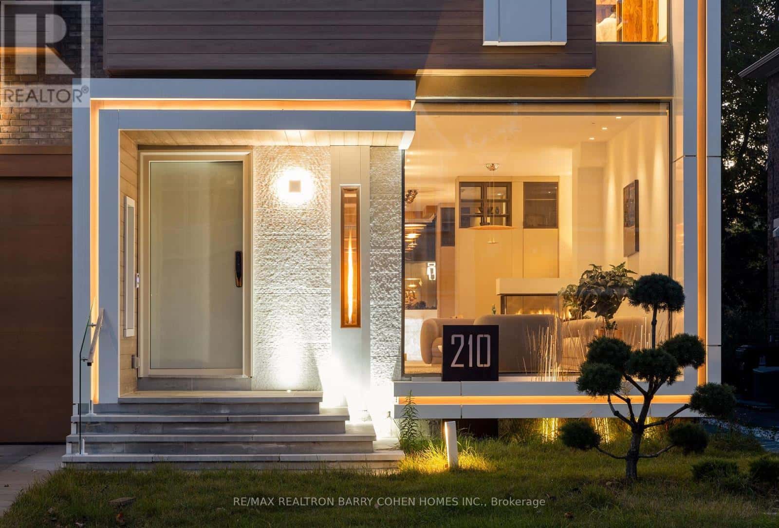 210 GLENAYR ROAD — Toronto (Forest Hill South), Ontario - Photo 2 of 44