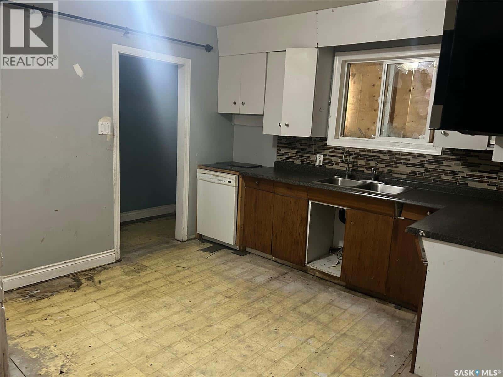 1620 15th STREET W — Prince Albert, Saskatchewan - Photo 5 of 23