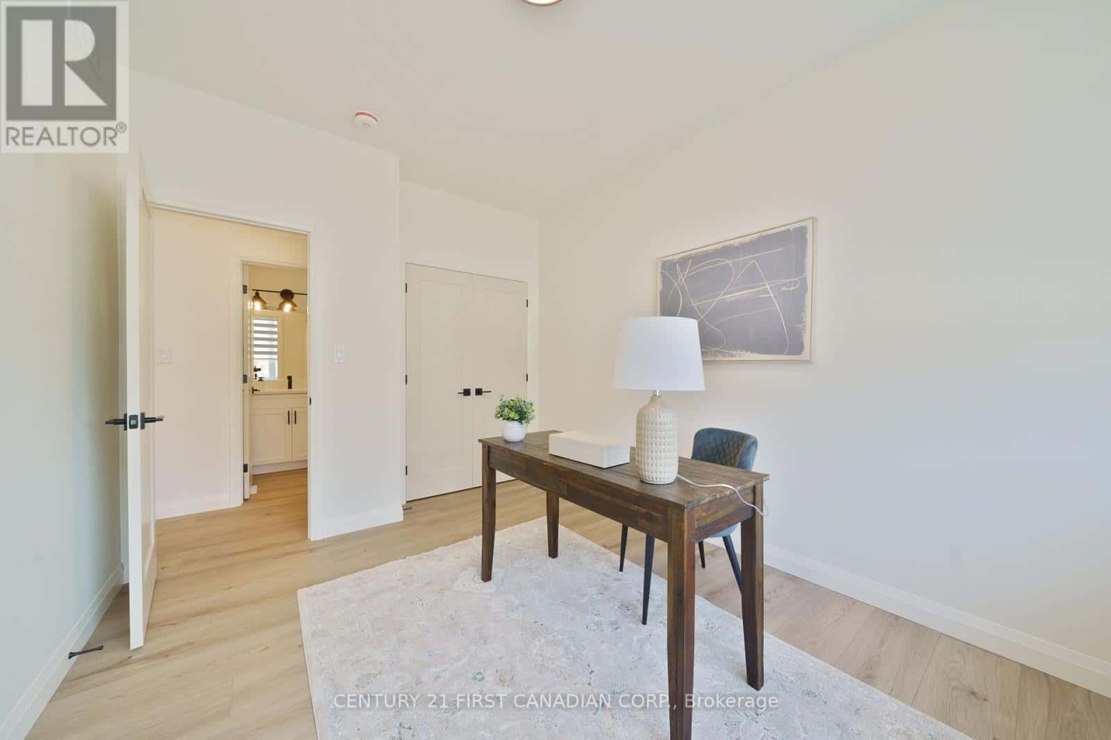 6 - 32 POSTMA STREET — North Middlesex (Ailsa Craig), Ontario - Photo 5 of 22