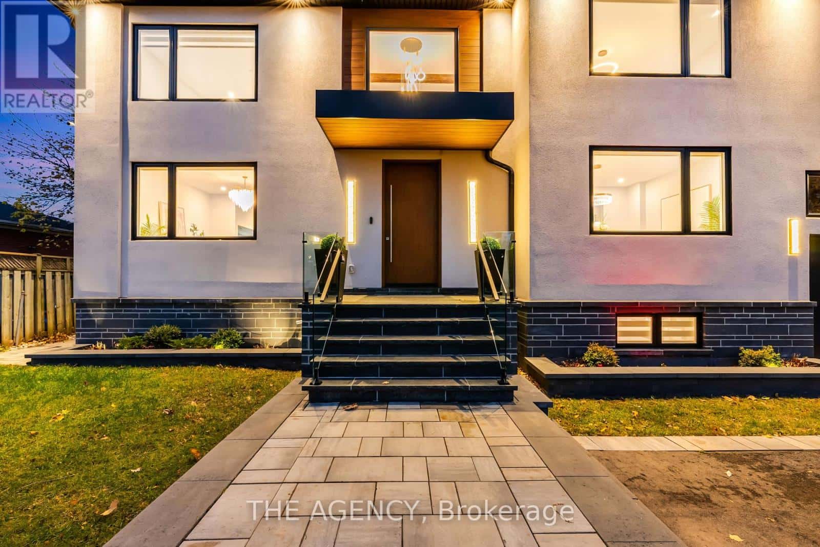 519 THIRD LINE — Oakville (WO West), Ontario - Photo 3 of 47