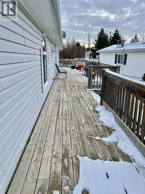 5134 51 StreetClose — Caroline, Alberta - Photo 4 of 27