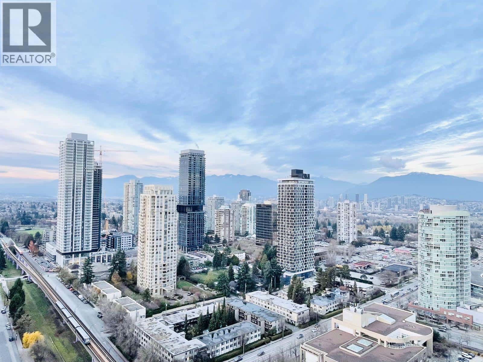 2508 6383 MCKAY AVENUE — Burnaby, British Columbia - Photo 2 of 36