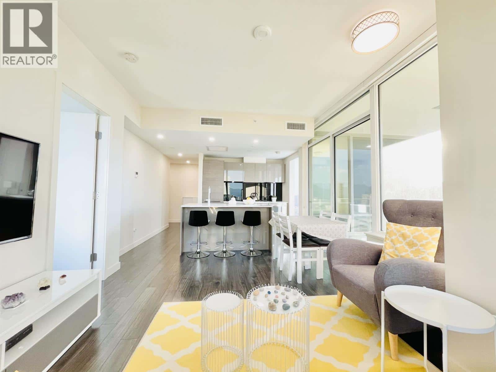 2508 6383 MCKAY AVENUE — Burnaby, British Columbia - Photo 5 of 36