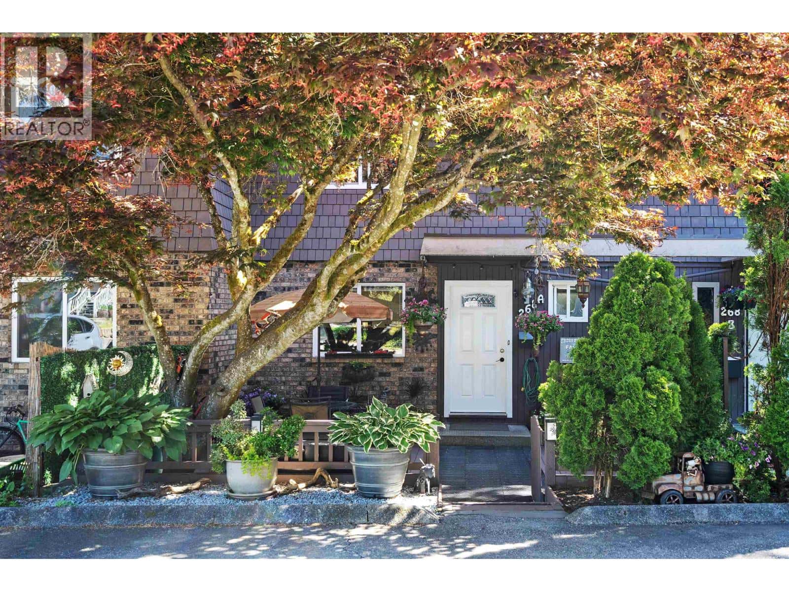 268A EVERGREEN DRIVE — Port Moody, British Columbia - Photo 3 of 40