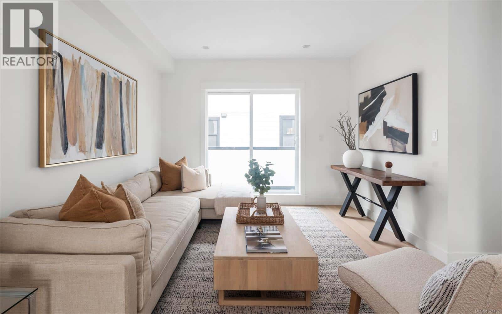 6 820 Dunsmuir Rd — Esquimalt, British Columbia - Photo 5 of 33