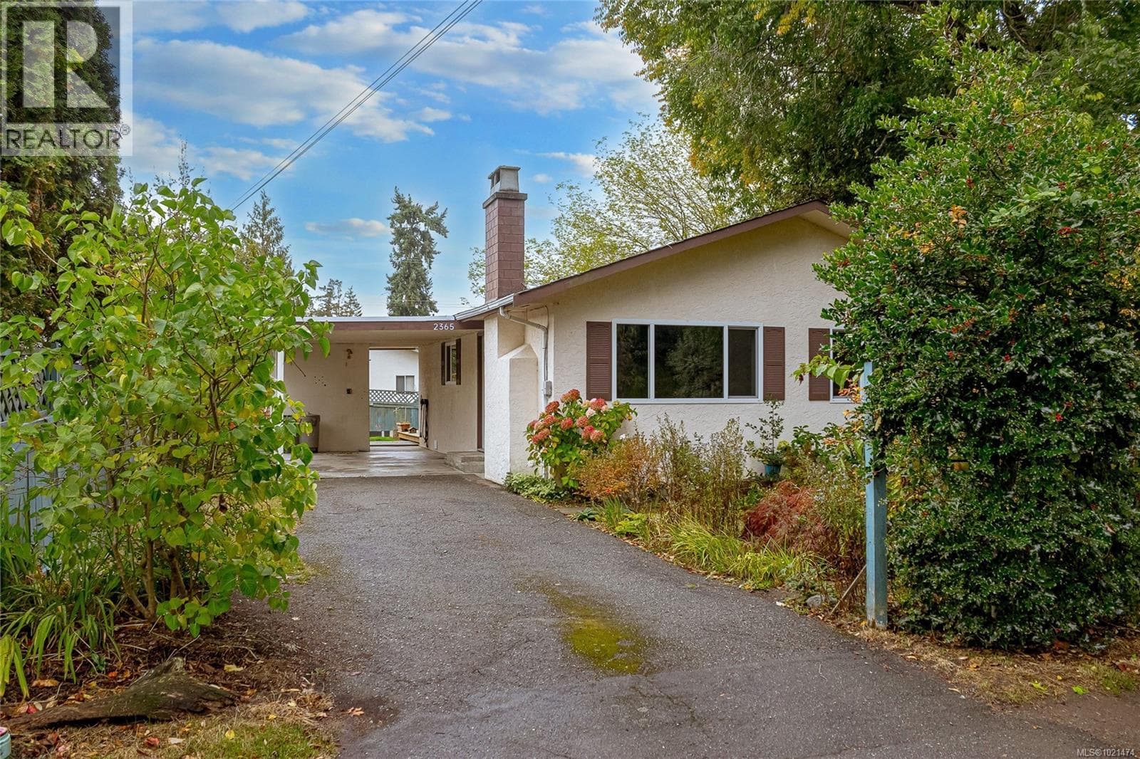 2365 Lovell Ave — Sidney, British Columbia - Main photo