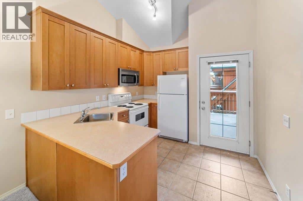 304, 343 Marten Street — Banff, Alberta - Photo 5 of 19