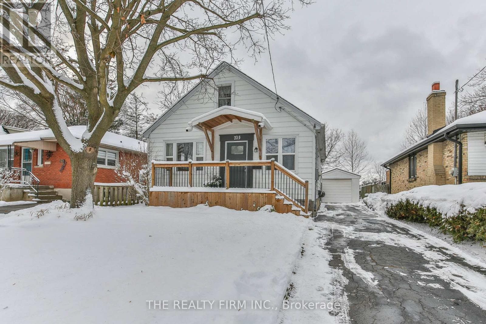 203 HARLEY STREET — London East (East C), Ontario - Main photo