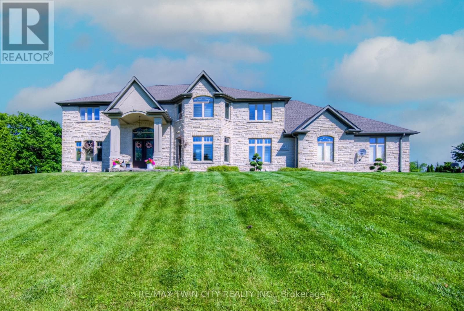 226 SHADE STREET — Wilmot, Ontario - Main photo