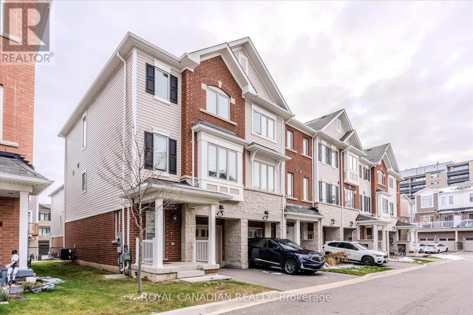 12 RAPIDS LANE — Hamilton (Vincent), Ontario - Photo 2 of 45