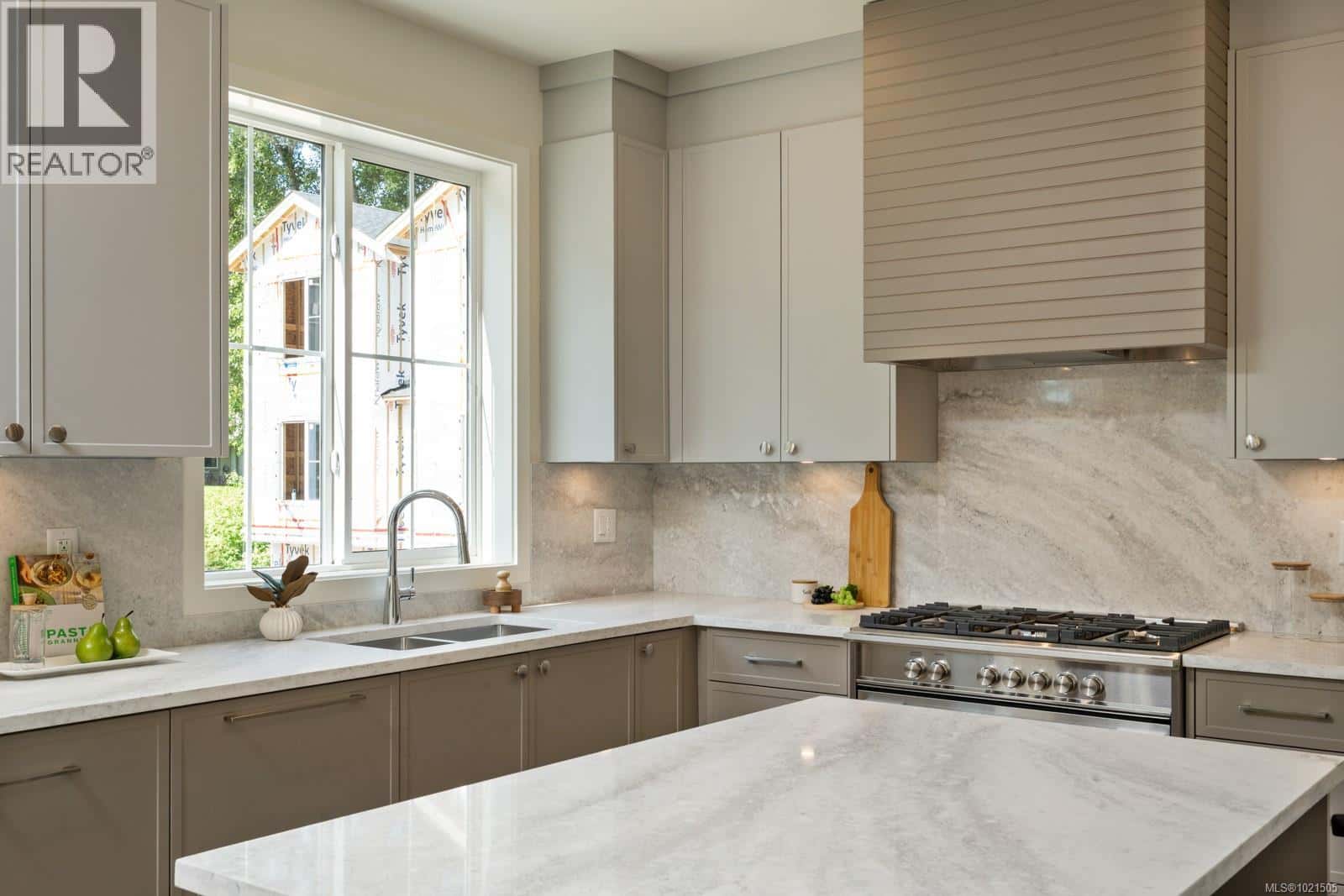 206 2770 Vantilburg Cres — Langford, British Columbia - Photo 2 of 28