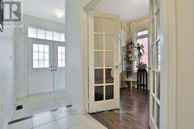 470 HARKIN PLACE — Milton (SC Scott), Ontario - Photo 2 of 20