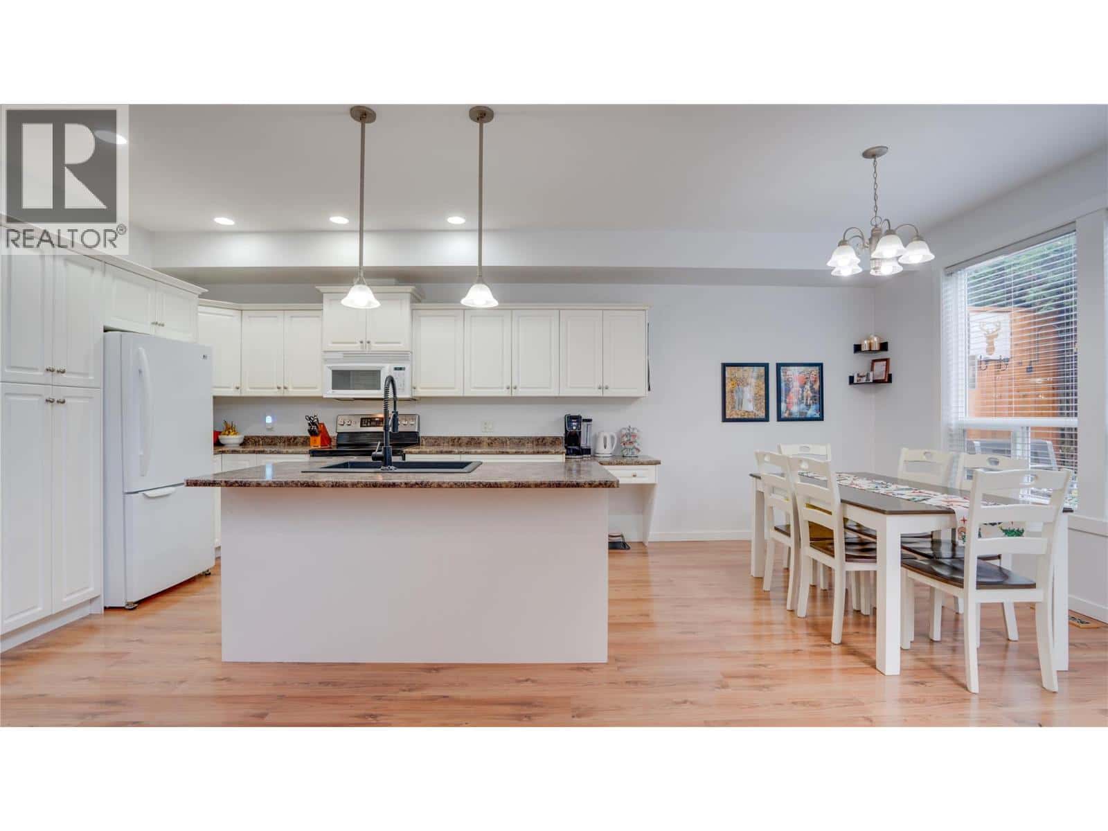 671 24 Street NE Unit# 3 — Salmon Arm, British Columbia - Photo 5 of 46