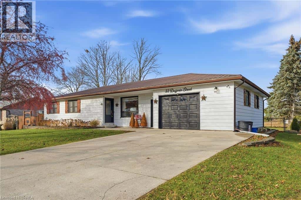 33 DUFFERIN Street — Burford, Ontario - Photo 4 of 50