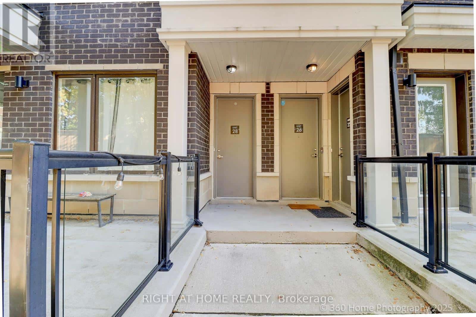 28 - 200 ALEX GARDNER CIRCLE — Aurora (Aurora Village), Ontario - Photo 3 of 22