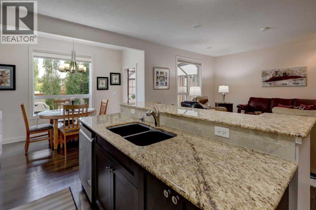 1210 Kingston Crescent SE — Airdrie, Alberta - Photo 5 of 34