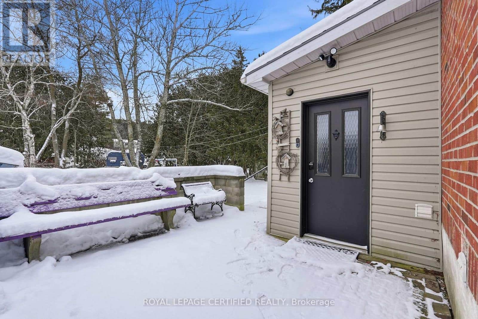 883 7TH AVENUE - Photo 5 of 46, Hanover, Ontario