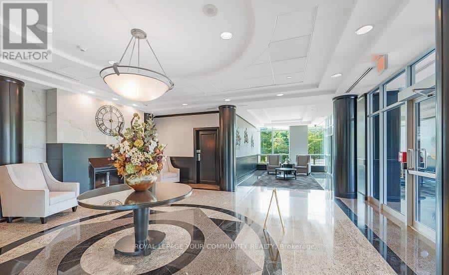 901 - 1403 ROYAL YORK ROAD — Toronto (Humber Heights), Ontario - Photo 4 of 16