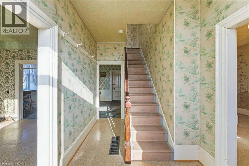 1804 GORE Road — Flamborough, Ontario - Photo 4 of 41