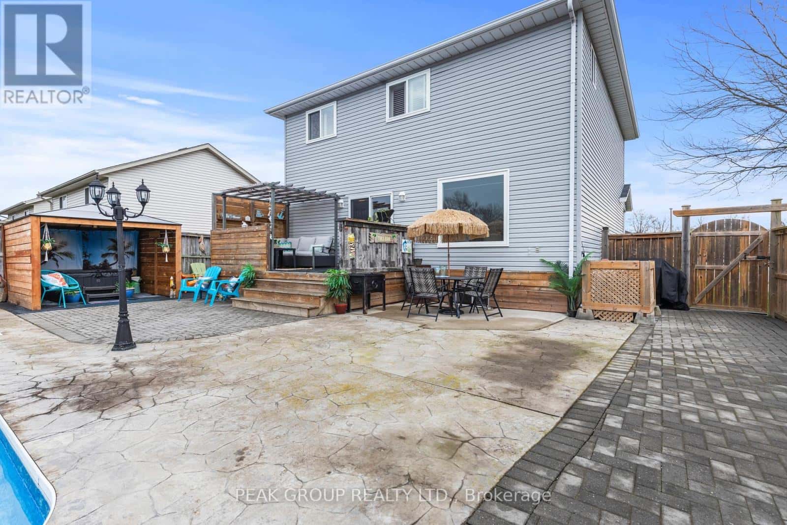 427 TRILLIUM AVENUE — Welland (West Welland), Ontario - Photo 3 of 46