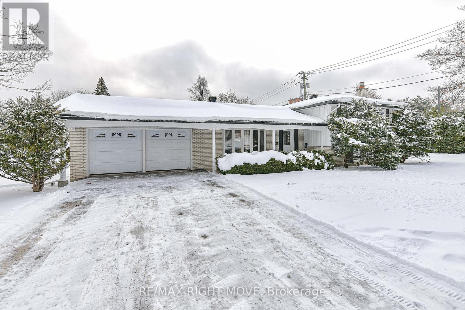 437 HIGHLAND AVENUE — Orillia, Ontario - Main photo