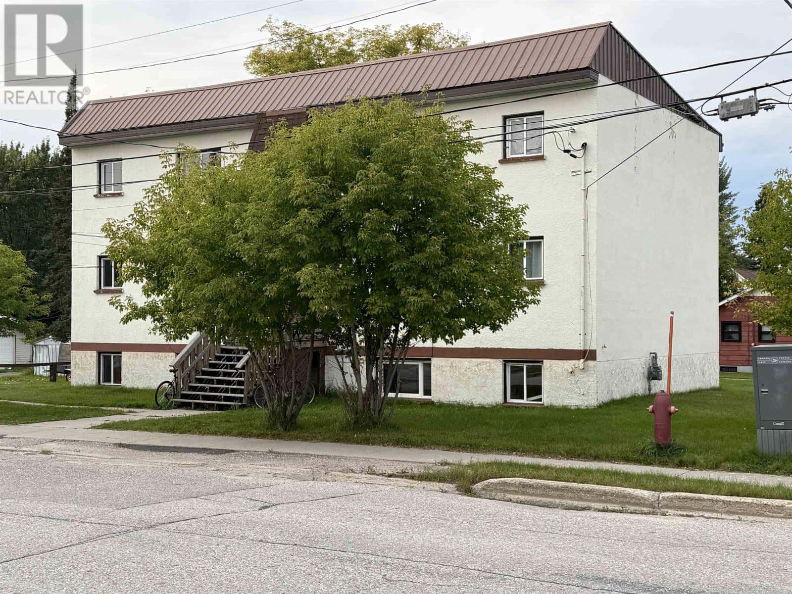 93 Orvis ST — Dryden, Ontario - Photo 2 of 18