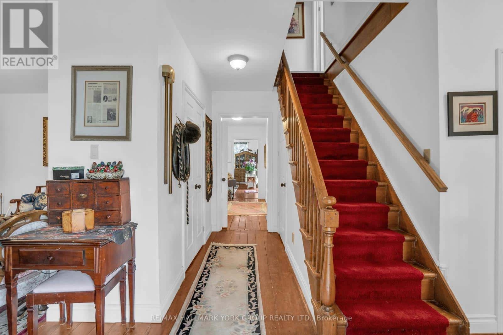 22 MARKSBURY COURT — Aurora (Aurora Heights), Ontario - Photo 4 of 33