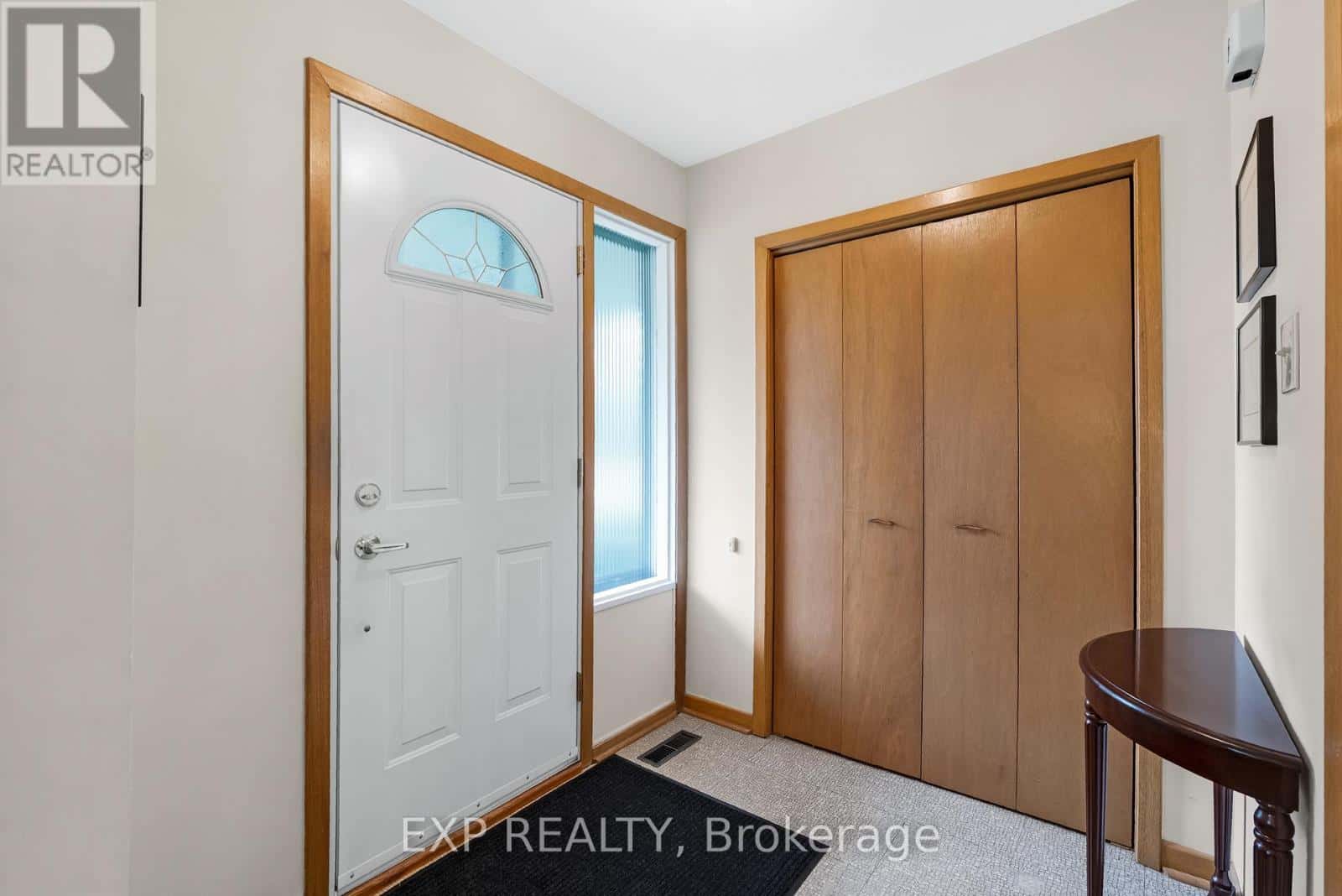 28 AVIEMORE DRIVE — Toronto (Humber Summit), Ontario - Photo 3 of 41