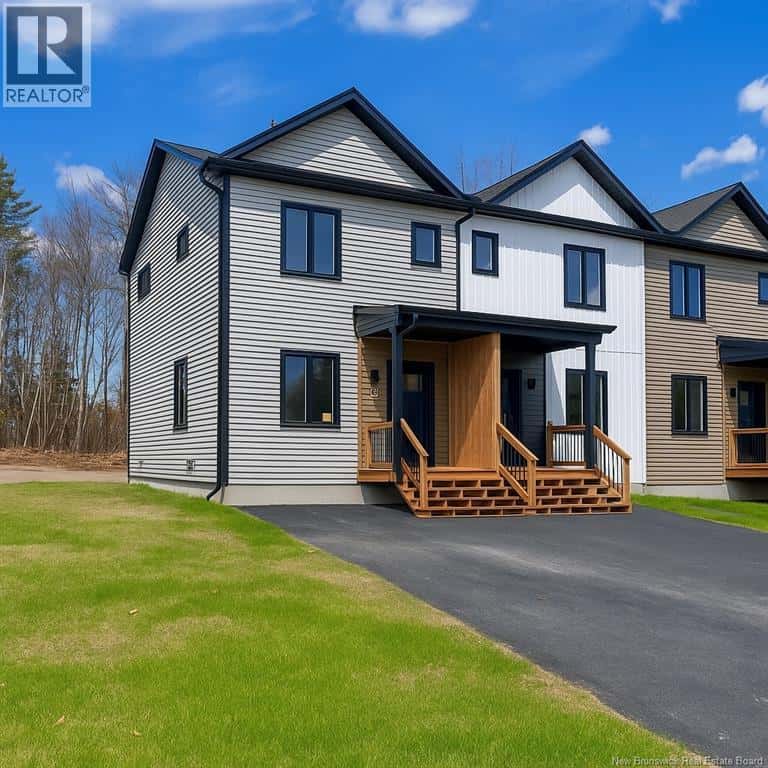 16 18 20 Terry Fox Drive — Oromocto, New Brunswick - Photo 2 of 34