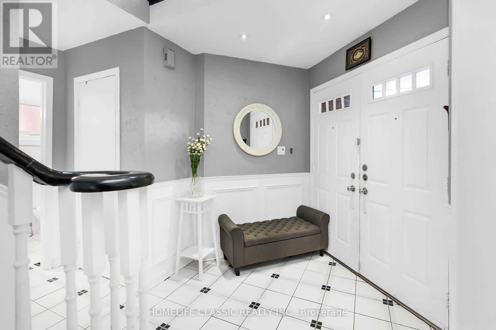 72 GAYLA STREET — Vaughan (Brownridge), Ontario - Photo 4 of 35