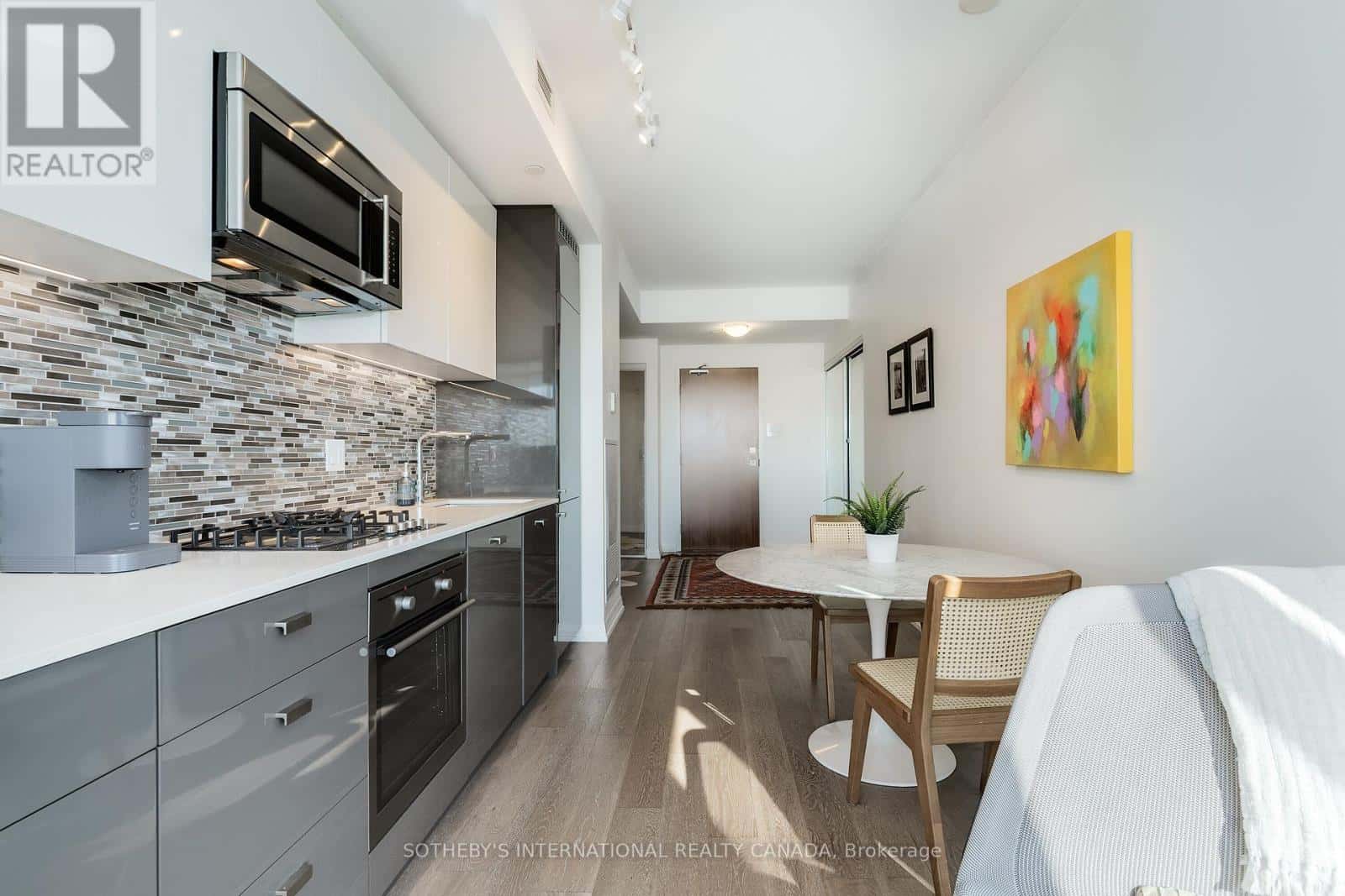 707 - 835 ST. CLAIR AVENUE W — Toronto (Wychwood), Ontario - Photo 4 of 30