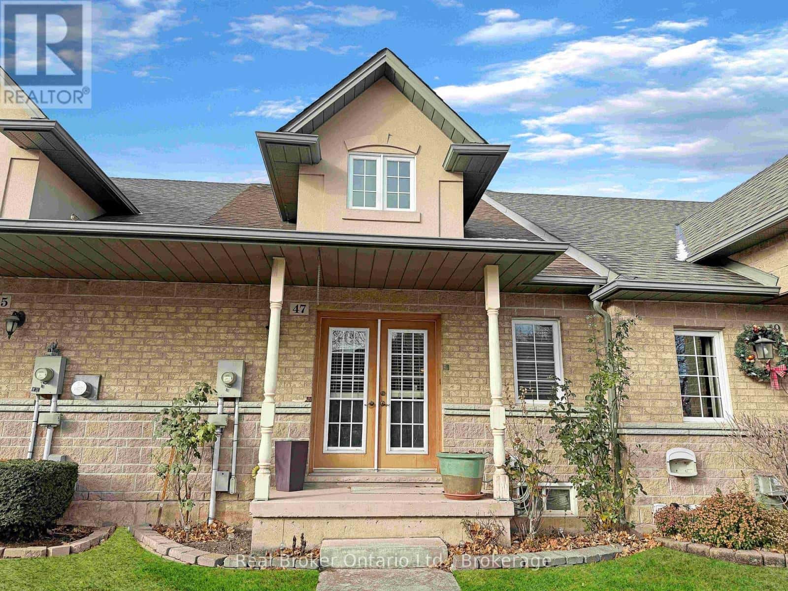 47 DYNASTY AVENUE — Hamilton (Stoney Creek), Ontario - Photo 2 of 28