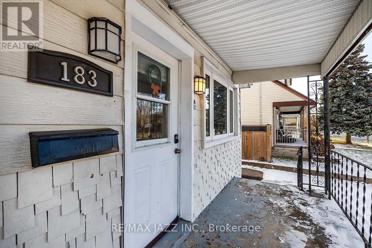 183 CONANT STREET — Oshawa (Lakeview), Ontario - Photo 3 of 32