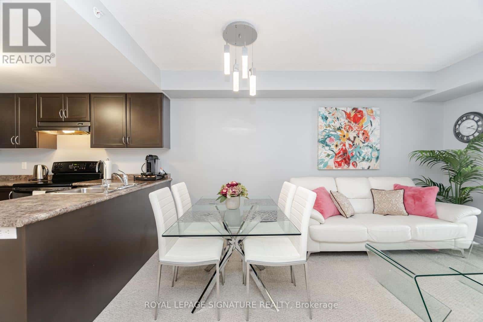 111 - 67 KINGSBURY SQUARE — Guelph (Pineridge/Westminster Woods), Ontario - Photo 4 of 28