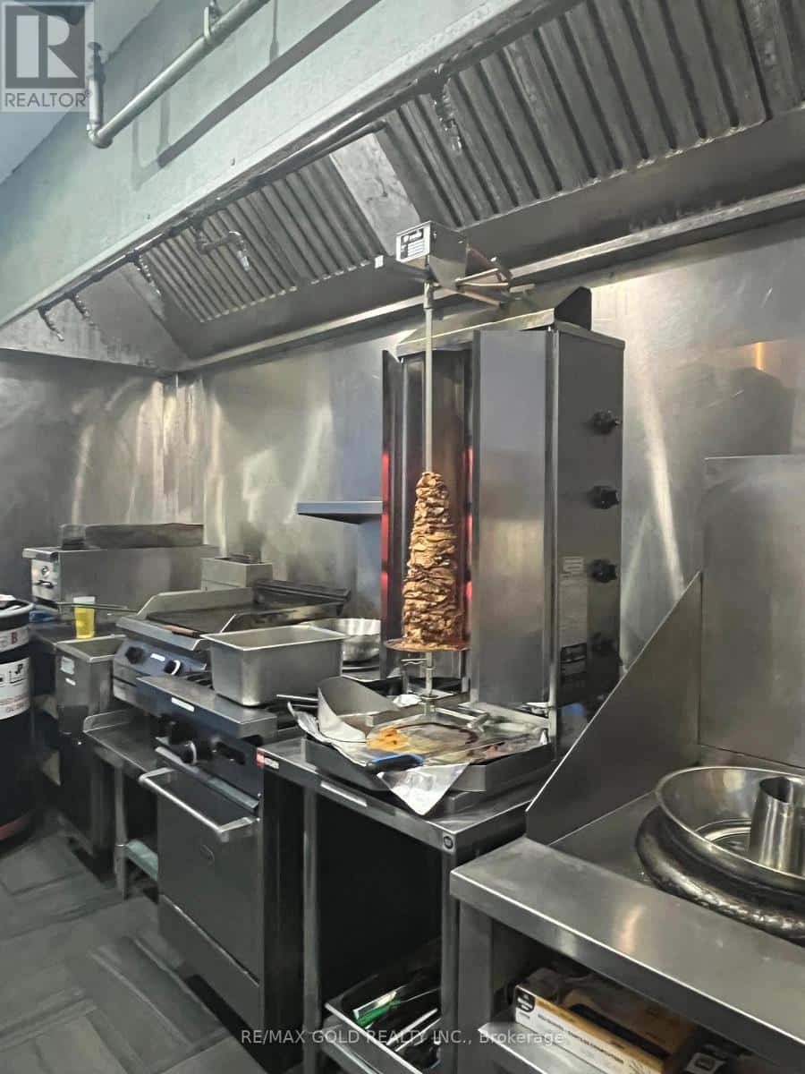 19 - 1151 DUNDAS STREET W — Mississauga (Erindale), Ontario - Photo 4 of 17