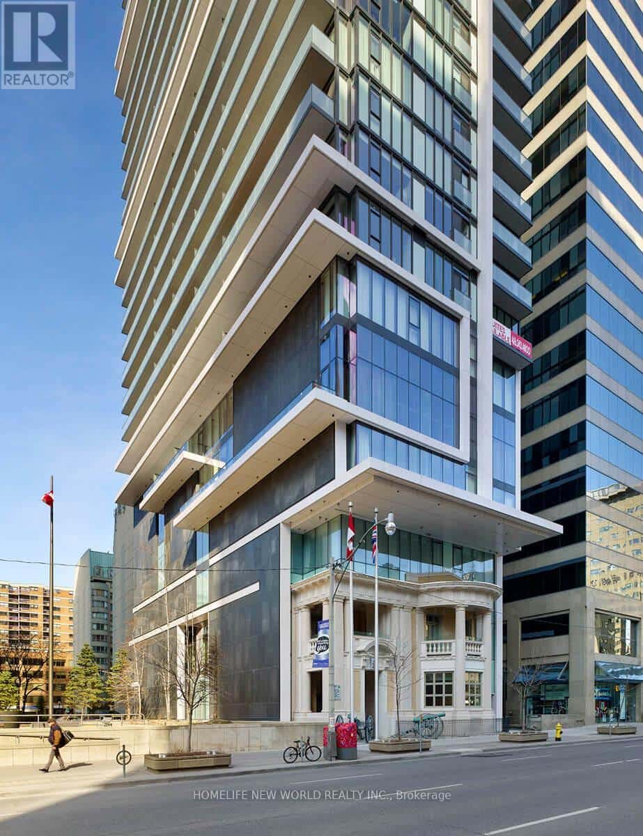 3909 - 426 UNIVERSITY AVENUE — Toronto (Kensington-Chinatown), Ontario - Photo 2 of 19