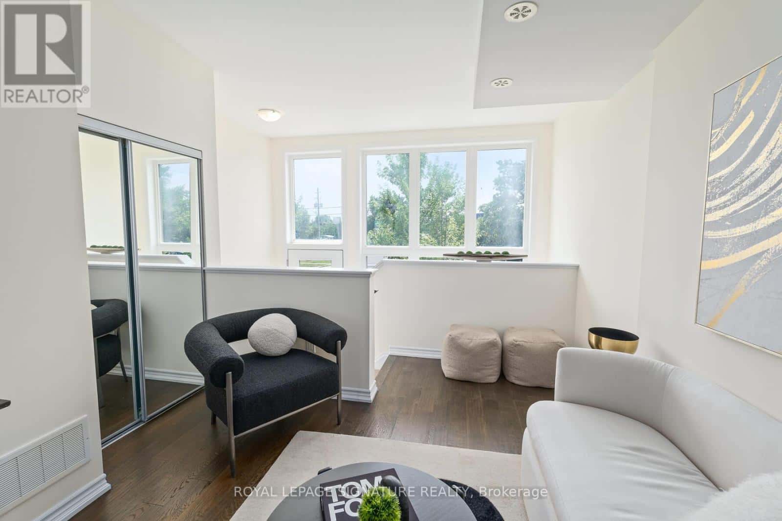 10 CURLEW DRIVE — Toronto (Parkwoods-Donalda), Ontario - Photo 3 of 17