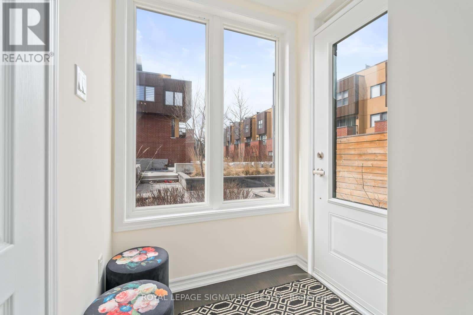 30 - 1972R VICTORIA PARK AVENUE — Toronto (Parkwoods-Donalda), Ontario - Photo 2 of 19