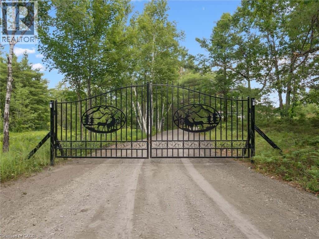 891 PENINSULA Road — Gravenhurst, Ontario - Photo 3 of 50