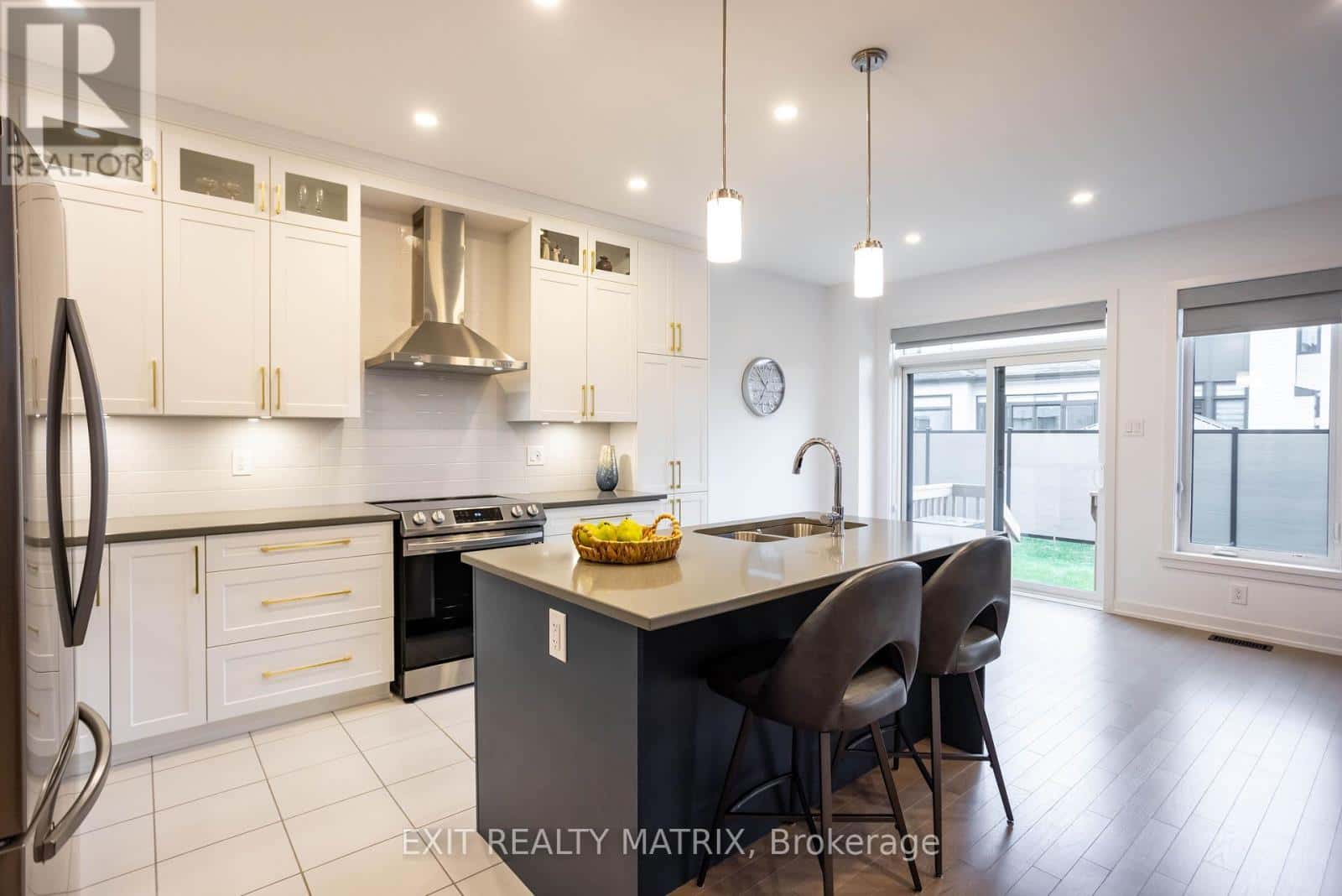 6487 RENAUD ROAD — Ottawa, Ontario - Photo 4 of 41