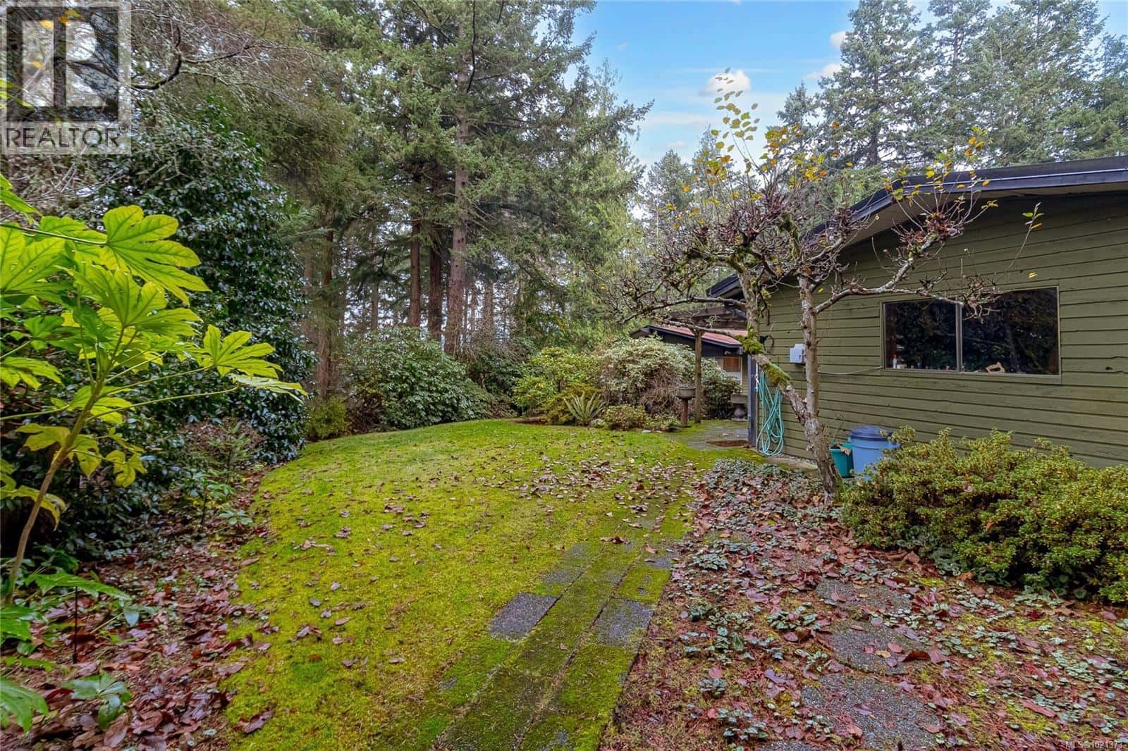 9565 Ardmore Dr — North Saanich, British Columbia - Photo 3 of 59