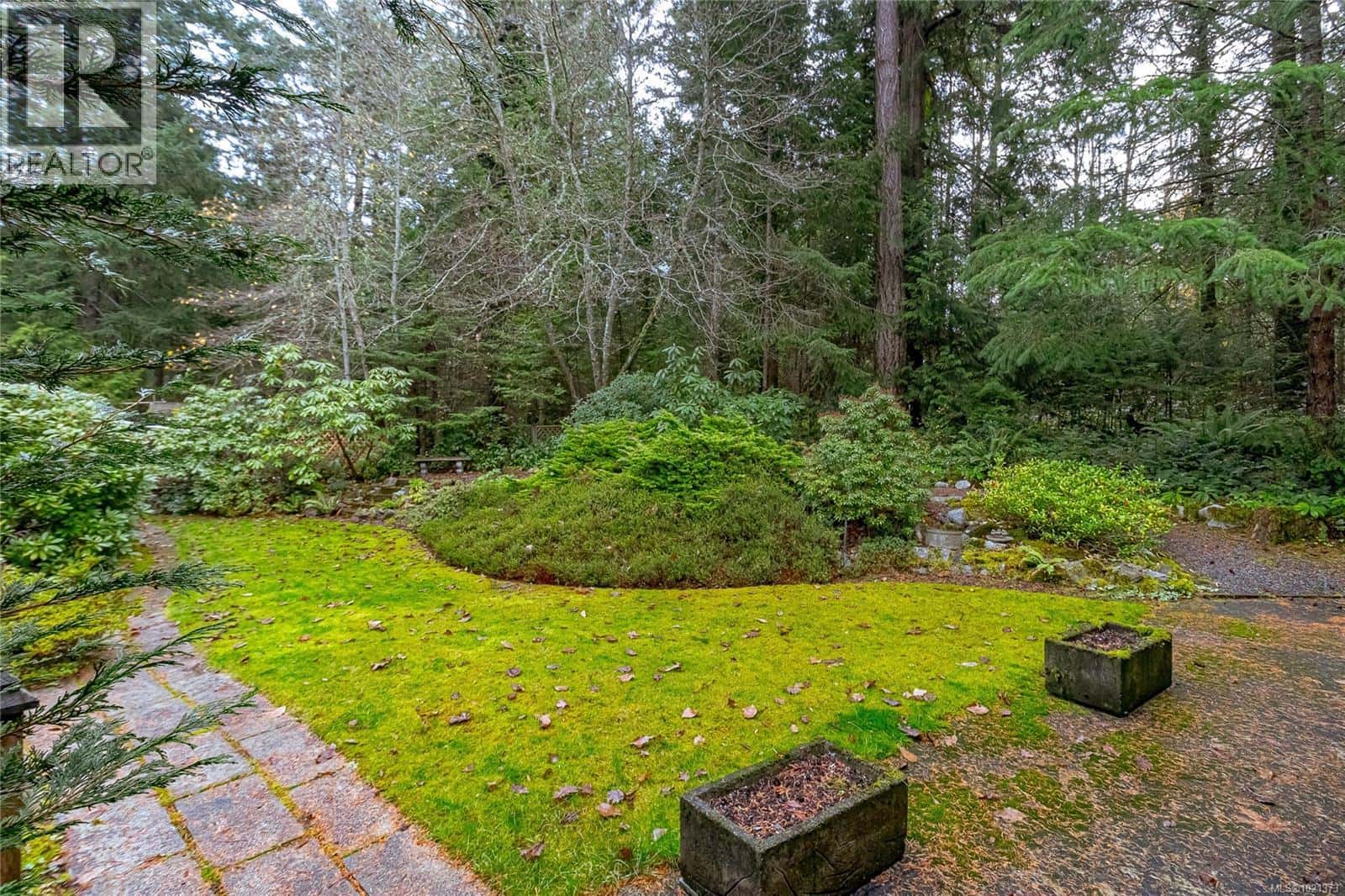 9565 Ardmore Dr — North Saanich, British Columbia - Photo 2 of 59