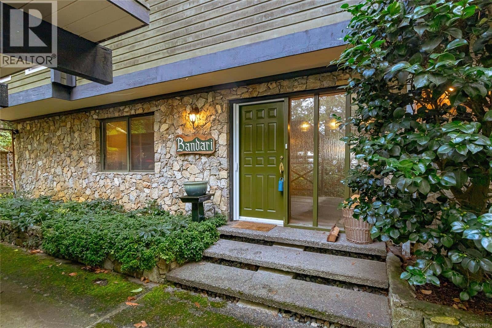 9565 Ardmore Dr — North Saanich, British Columbia - Photo 4 of 59