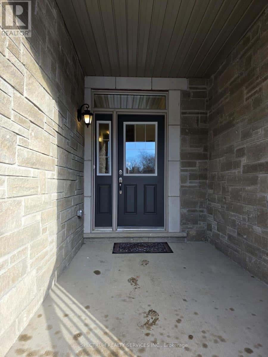 19 INVERNESS WAY — Bradford West Gwillimbury (Bradford), Ontario - Photo 3 of 36