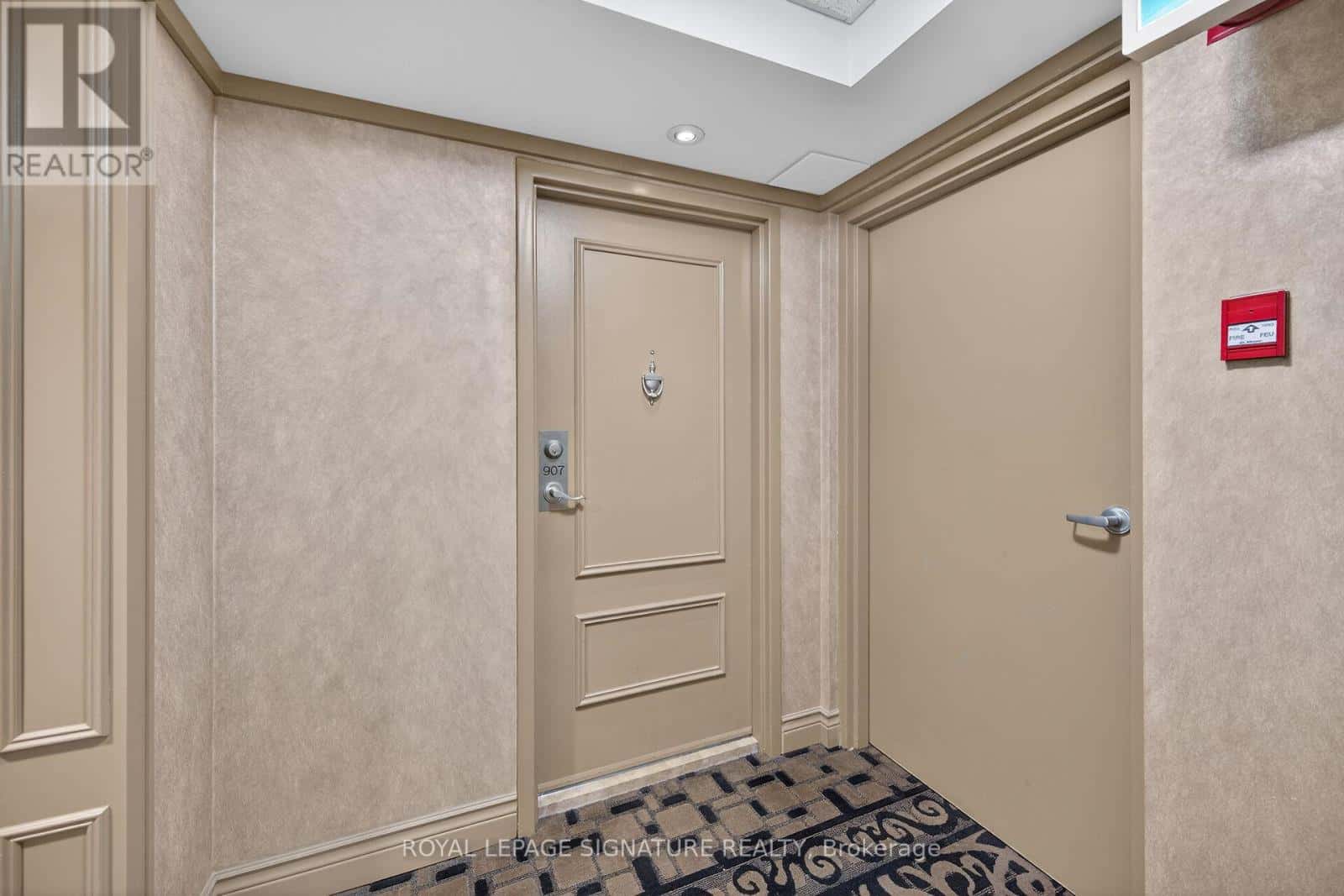907 - 301 FRANCES AVENUE — Hamilton (Lakeshore), Ontario - Photo 4 of 49