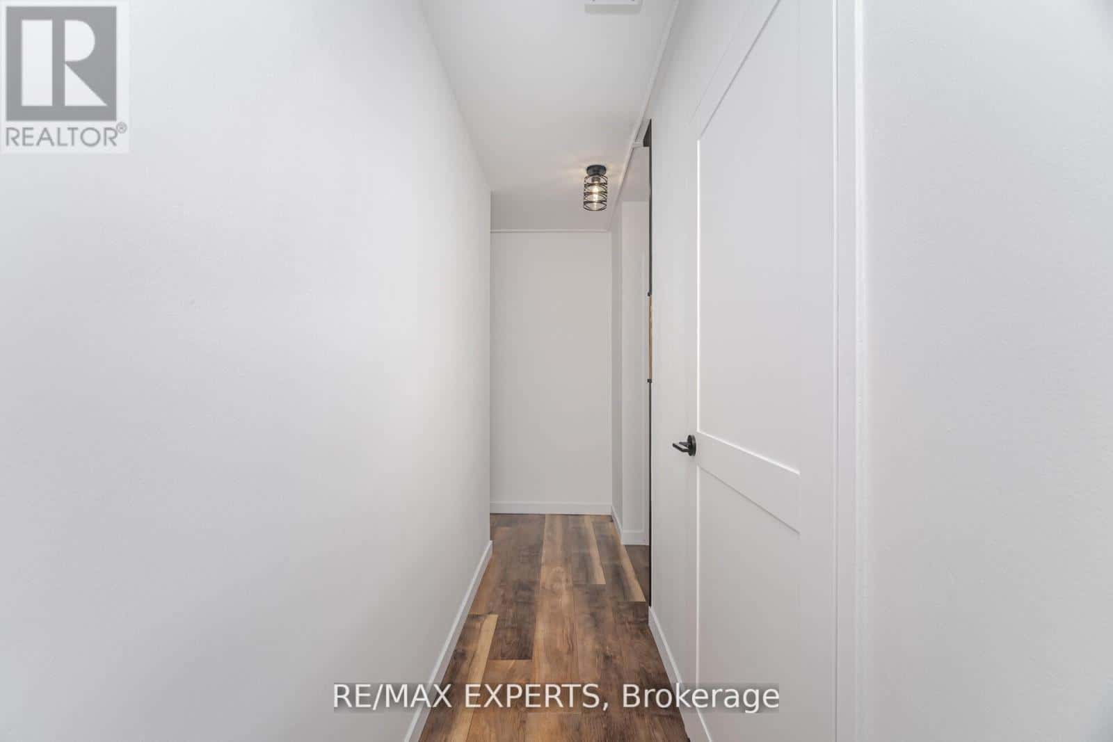 306 - 10 PARKWAY FOREST DRIVE — Toronto (Henry Farm), Ontario - Photo 5 of 44