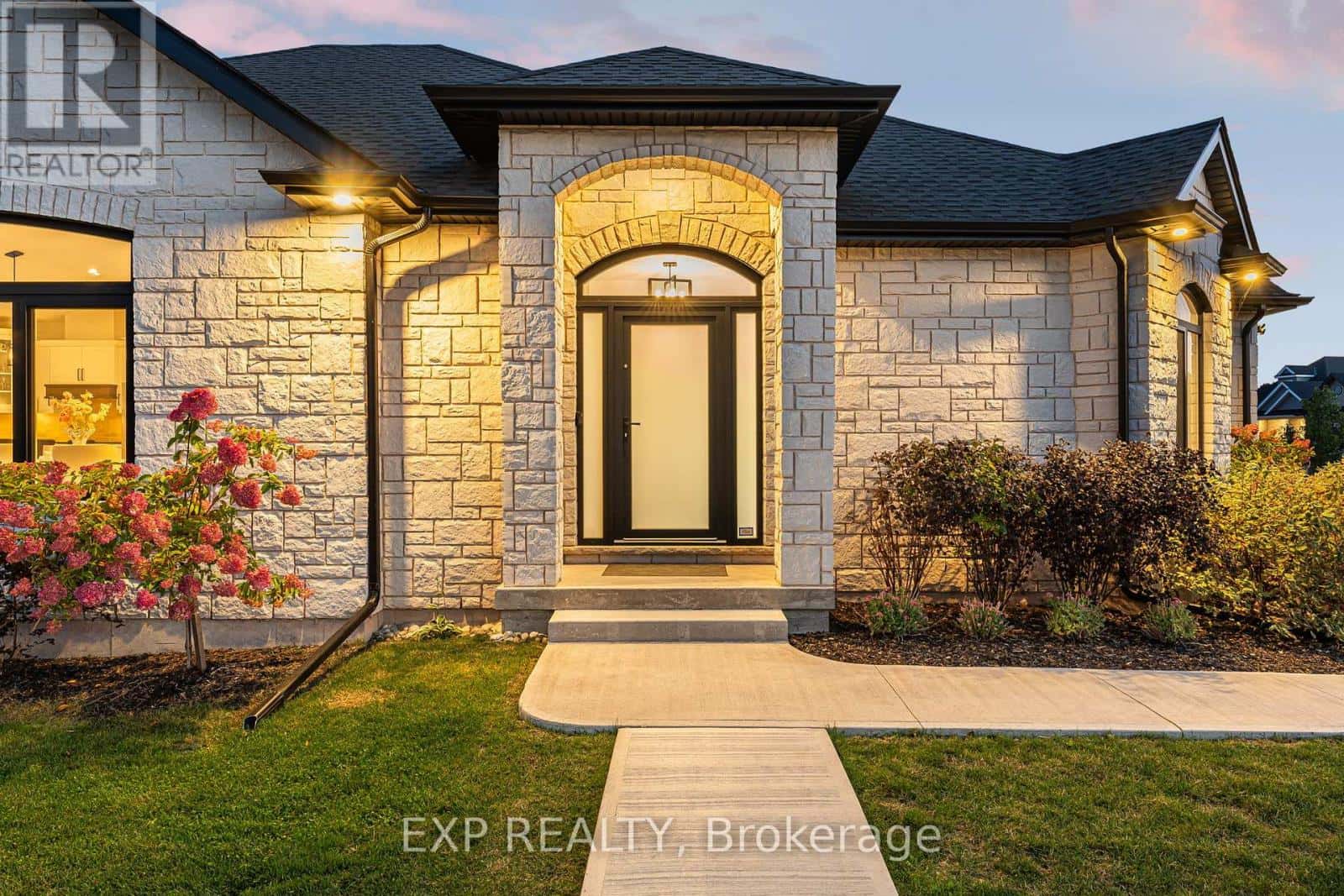 4242 VILLAGE CREEK DRIVE — Fort Erie (Stevensville), Ontario - Photo 3 of 50